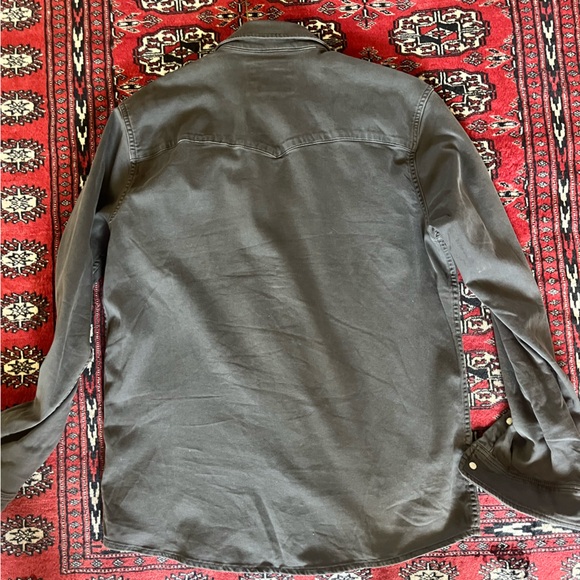 Poncho outdoors Western Gray/charcoal Button-Up Shirt - men’s size Medium Slim. - Picture 6 of 6